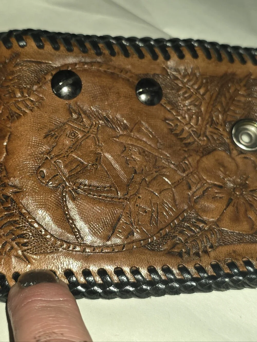 New,Hand-Tooled Floral With Horse Leather Snap Key Holder in Brown With Black